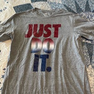 Women’s large Nike T-shirt